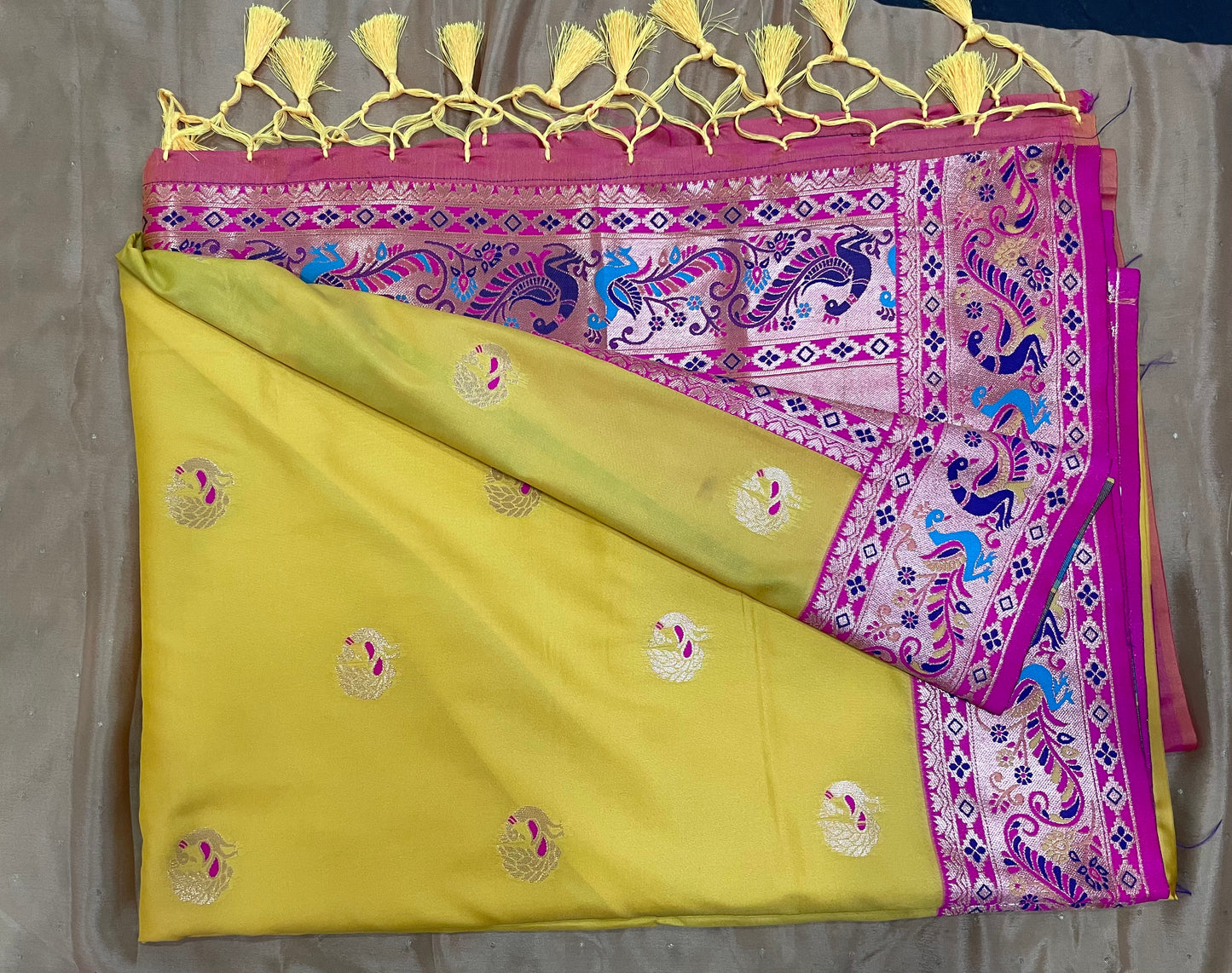 Banarasi semi katan saree with zari