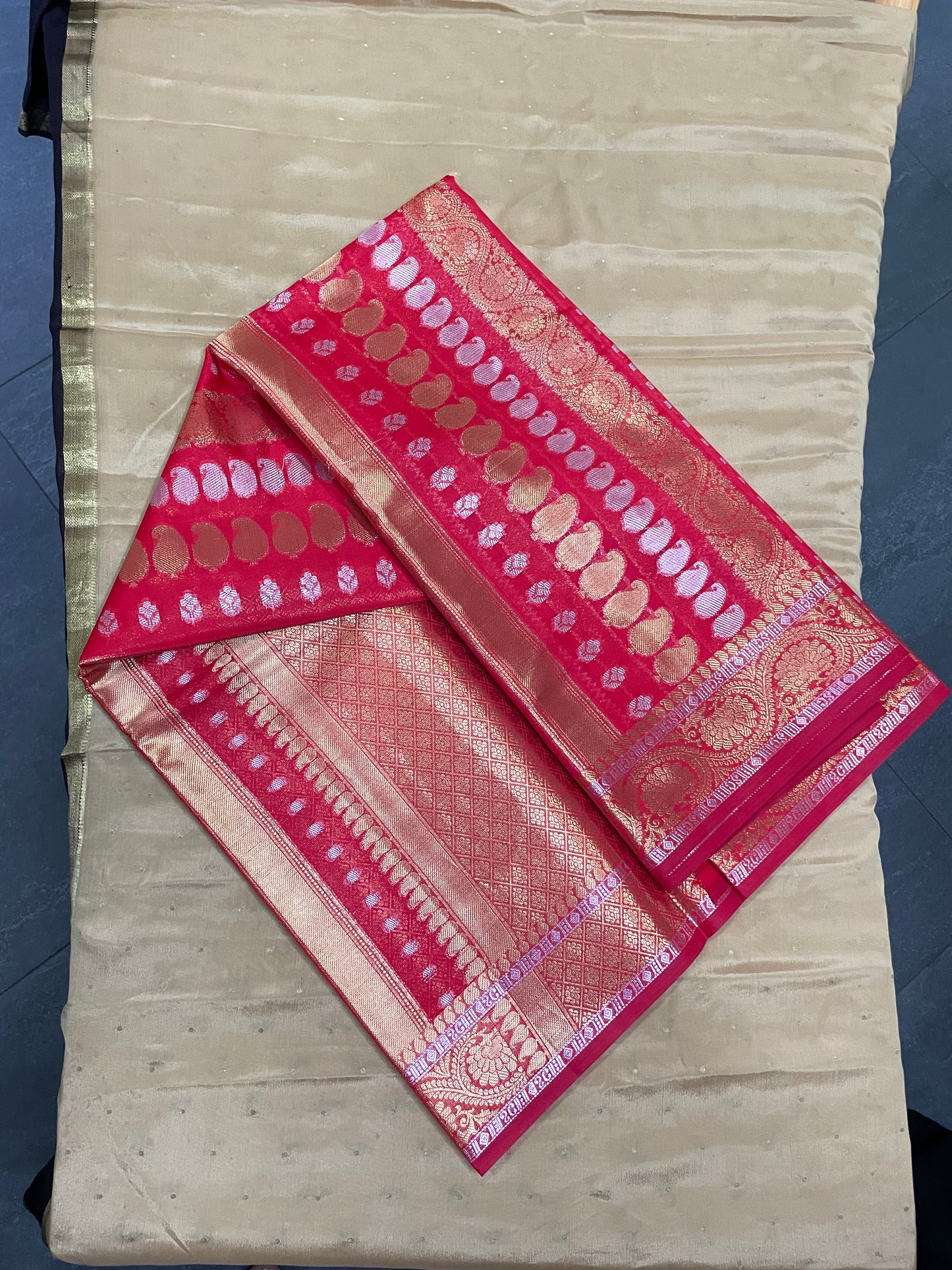 Banarasi semi katan saree with zari